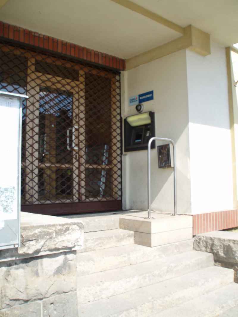 bankomat v obci Ostromer